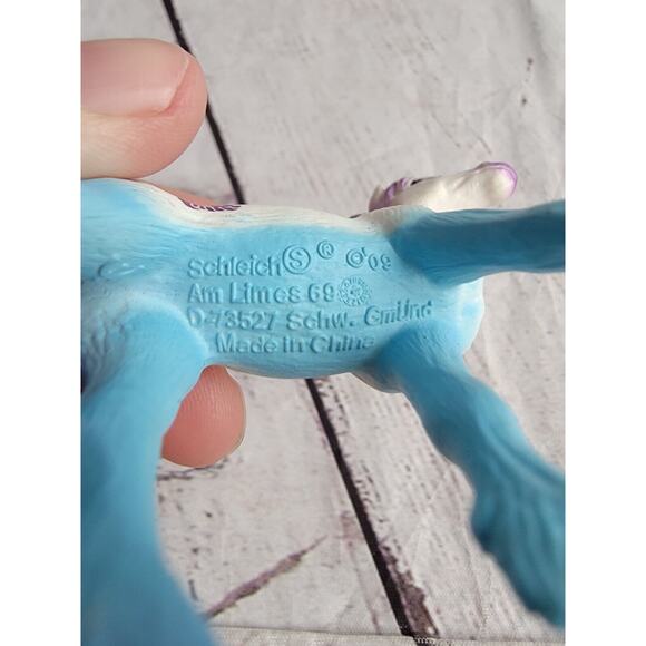 Schleich Olaria Unicorn Foal PVC Figure, Baby Unicorn, Colt, #70589, Mythical - Picture 7 of 7